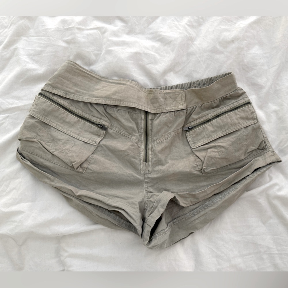 Free People Casual Khaki Cargo Shorts size medium